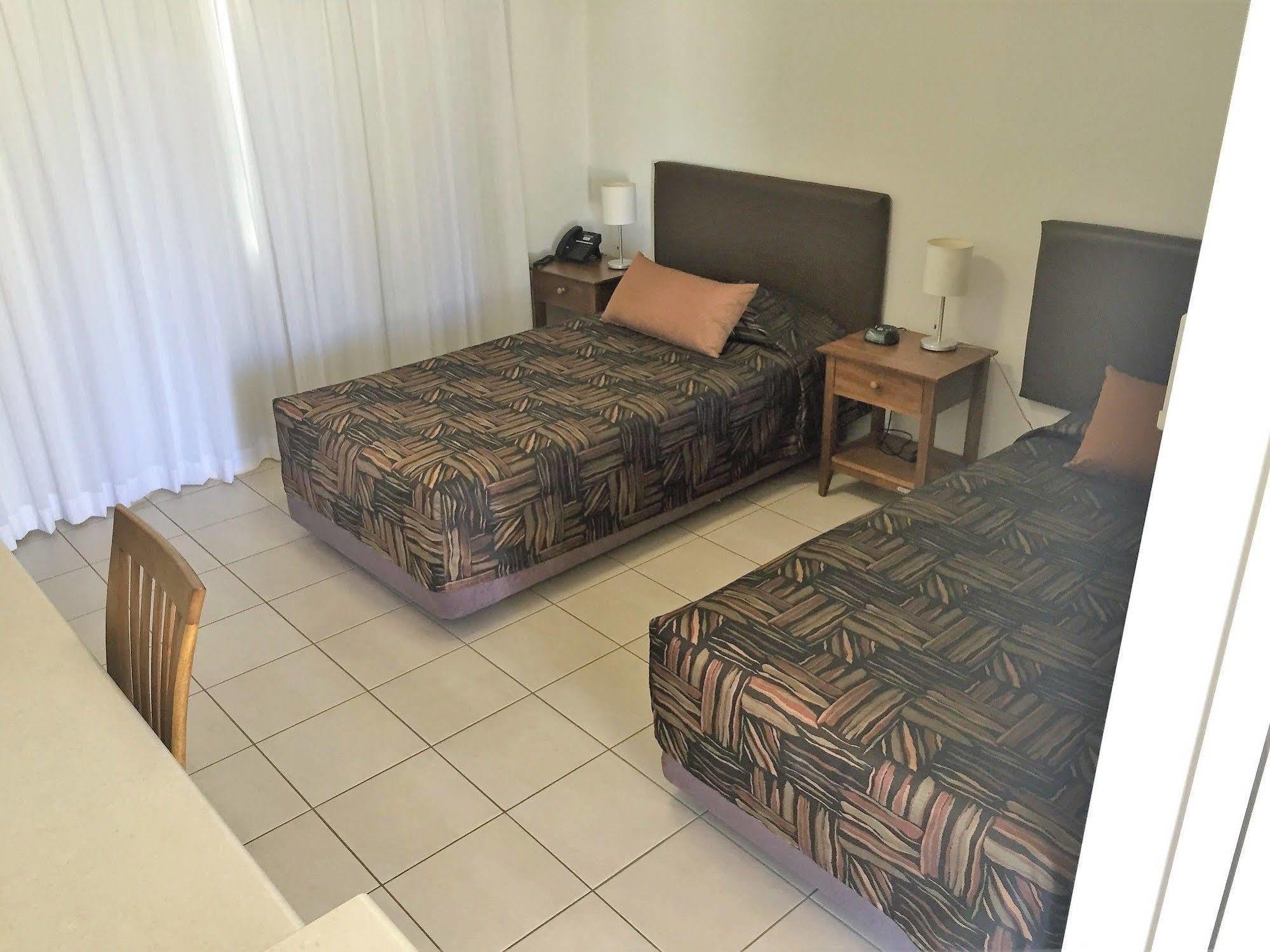 Swag Motel 3*